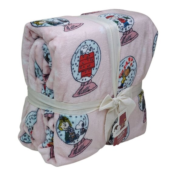 Peanuts Snoopy Plush King Blanket 108"x90" By Berkshire Holiday Pink Snow Globe - Picture 4 of 10